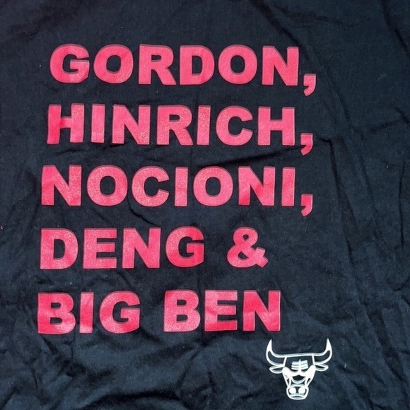 UNK NBA men’s Chicago Bulls black and red short sleeve Tshirt Size XL - Picture 3 of 8